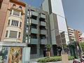 Здание, с апартаментами с туристической лицензией, в Барселоне. Испания