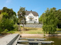 Фешенебельная вилла, площадью 954 кв.м., в одном из красивейших мест Дюршхольма - самого престижного района большого Стокгольма.  Швеция