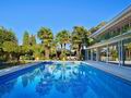 Роскошная вилла в калифорнийском стиле, жилой площадью 240 кв.м., с бассейном, на мысе Кап д'Антиб (Cap d`Antibes). Франция и княжество Монако