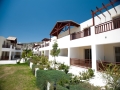 Апартаменты площадью 32 кв.м. открытая веранда площадью 6 кв.м. в пригороде Пафоса. Кипр