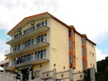 Квартиры в новом доме, площадью от 70 до 90 кв.м., с панорамным видом на море, в курортном поселке Утеха. Черногория