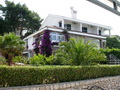 Трехэтажный  дом, площадью 431,67 кв.м., с бассейном, в прекрасном месте, рядом с пляжем Жанице (район Херцег-Нови). Черногория