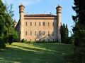 Замок Х-го века, с парком, площадью 7 га, недалеко от Милана, в регионе Эмилия-Романья. Италия