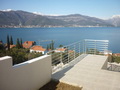 Новый современный дом, площадью 240 кв.м., с видом на Боко-Которскую бухту, в Крашичи (Тиват). Черногория