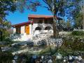 Каменный отреставрированный дом, площадью 120 кв.м., с большим участком, в Жачир. Черногория