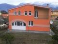 Новый двухэтажный дом, площадью 300 кв.м., в пригороде Бара (поселок Полье). Черногория