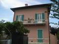 Апартамент, общей площадью 250 кв.м., в 100 метрах от моря, в центре Форте дей Марми, провинция Лукка, регион Тоскана. Италия