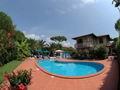 Вилла, общей площадью 200 кв.м., с бассейном, в Форте дей Марми, провинция Лукка, регион Тоскана. Италия