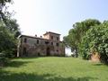Дом в тосканском стиле Леопольдина, площадью 650 кв.м., с панорамным видом, в Кортоне. Италия