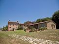 Агротуризм, поместье с двумя загородными домами, в Кастильон-Фьорентино. Италия