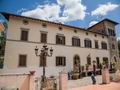 Эксклюзивное имение, с великолепным ухоженным парком, всего в нескольких километрах от исторической и восхитительной Флоренции, в регионе Тоскана (Vicchio). Италия