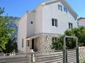 Новая четырехэтажная вилла, площадью 375 кв.м., с прекрасным видом на Бока-Которский залив, в Прчани.  Черногория