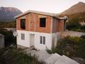 Двухэтажный дом, площадью 160 кв.м., с частичным видом на море, в поселке Белиши. Черногория