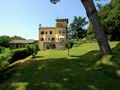 Престижная усадьба с бассейном и панорамным видом, в нескольких километрах от города Орвието (Orvieto). Италия