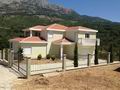 Двухэтажный новый дом, площадью 230 кв.м., с видом на горы и море, в поселке Дубрава. Черногория