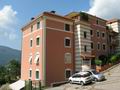 Меблированный апартамент, площадью 70 кв.м., с видом на море и город, в престижном районе города Ла Специя (Лигурия). Италия