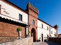 Роскошный замок-отель, недалеко от Сиены. Италия