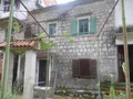 Старинный каменный дом, общей площадью 60 кв.м., с прекрасным видом на боко-Которский залив,, в Прчани (Котор). Черногория