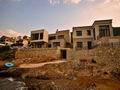 Вилла 2012 года постройки, площадью 160 кв.м., на берегу моря, в деревне Крашичи. Черногория