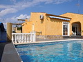 Вилла, площадью 180 кв.м., с бассейном, в популярной урбанизации Торрета Флорида, в районе города Торревьеха.  Испания