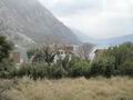 Урбанизированный земельный участок, площадью 1300 кв.м., с потрясающим видом на залив, в Ораховце. Черногория