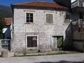 Земельный участок, площадью 370 кв.м., со старинным каменным домом, площадью 40 кв.м., на первой линии от моря, в Дженовичи (Херцег-Нови). Черногория