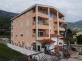 Просторный отель, площадью 867 кв.м., с видом на луга, горы и море, рядом с морем, в городе Петровац. Черногория