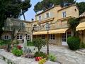 Роскошная вилла, площадью 450 кв.м., с пятью спальнями и бассейном, сдается в аренду, на курорте Жуан-Ле-Пен (Juan-les-Pins). Франция и княжество Монако