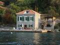 Красивый дом на первой линии моря, площадью 130 кв.м., на полуострове Луштица (г. Тиват). Черногория